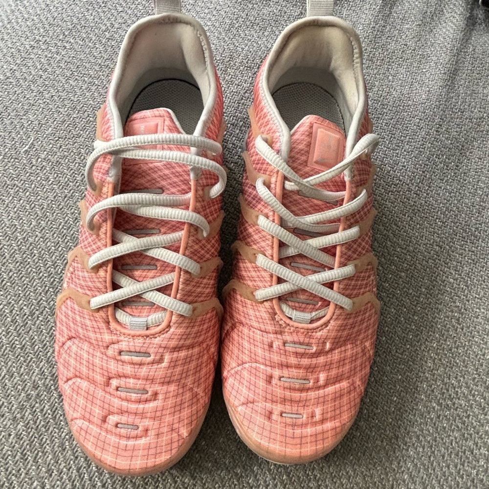 NIKE VAPORMAX Pink Sneaker